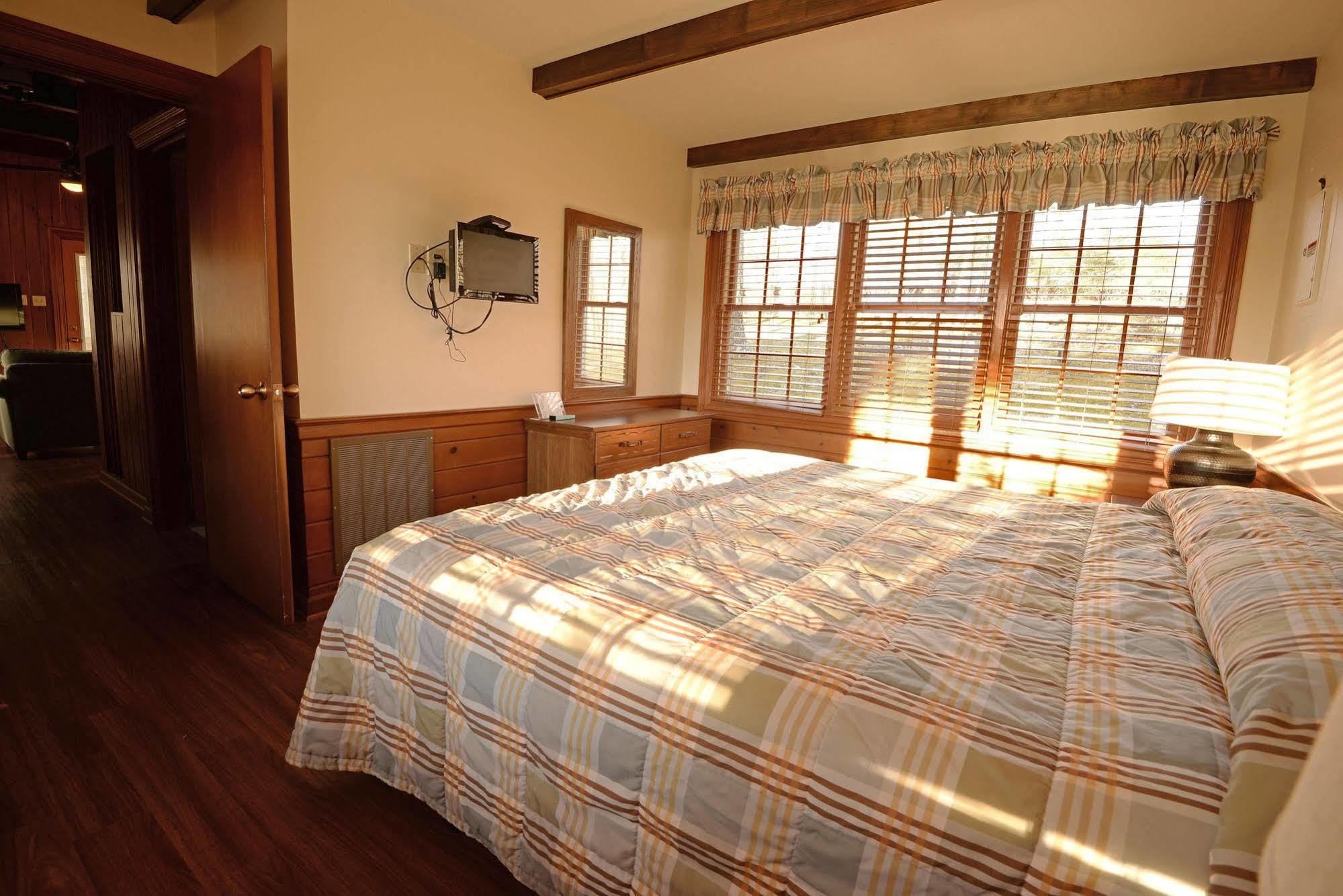 Lake Cumberland State Resort Park Jamestown 외부 사진